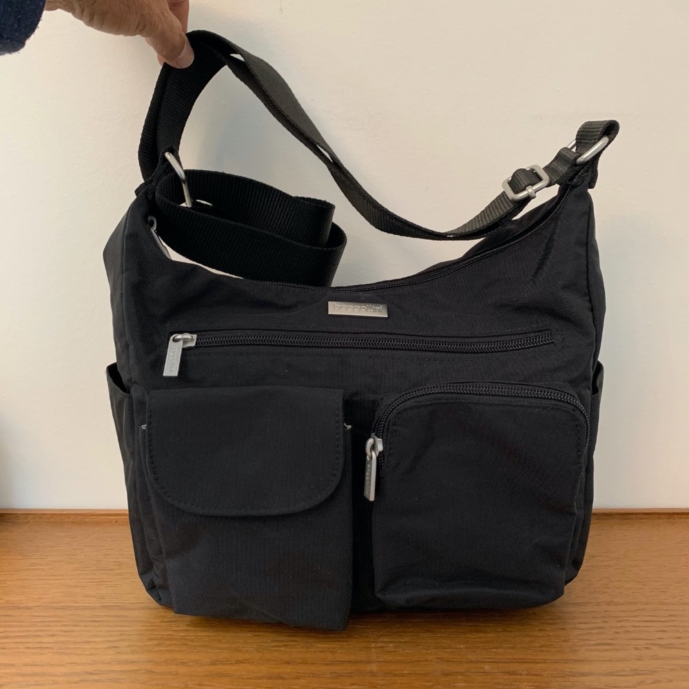 Baggallini Everyplace Crossbody Black Nylon Travel Purse Shoulder Bag Gray Line